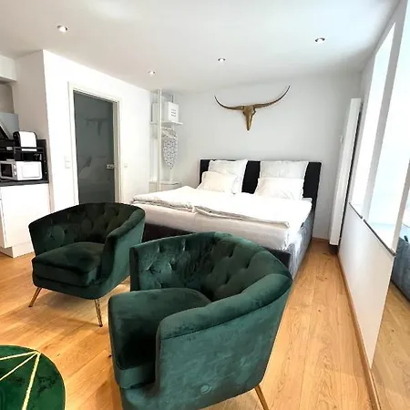 Centre Apartment *